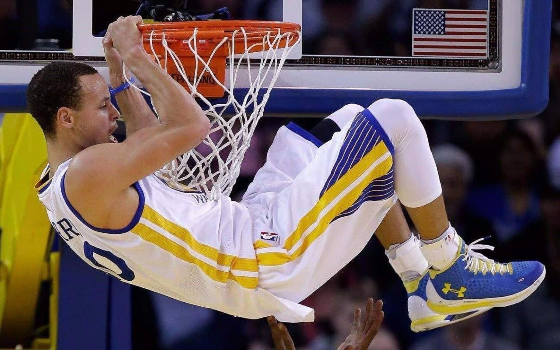 开云体育中国-保罗助攻破万，鹈鹕节奏大师戏耍绿军—NBA今日双线传奇
